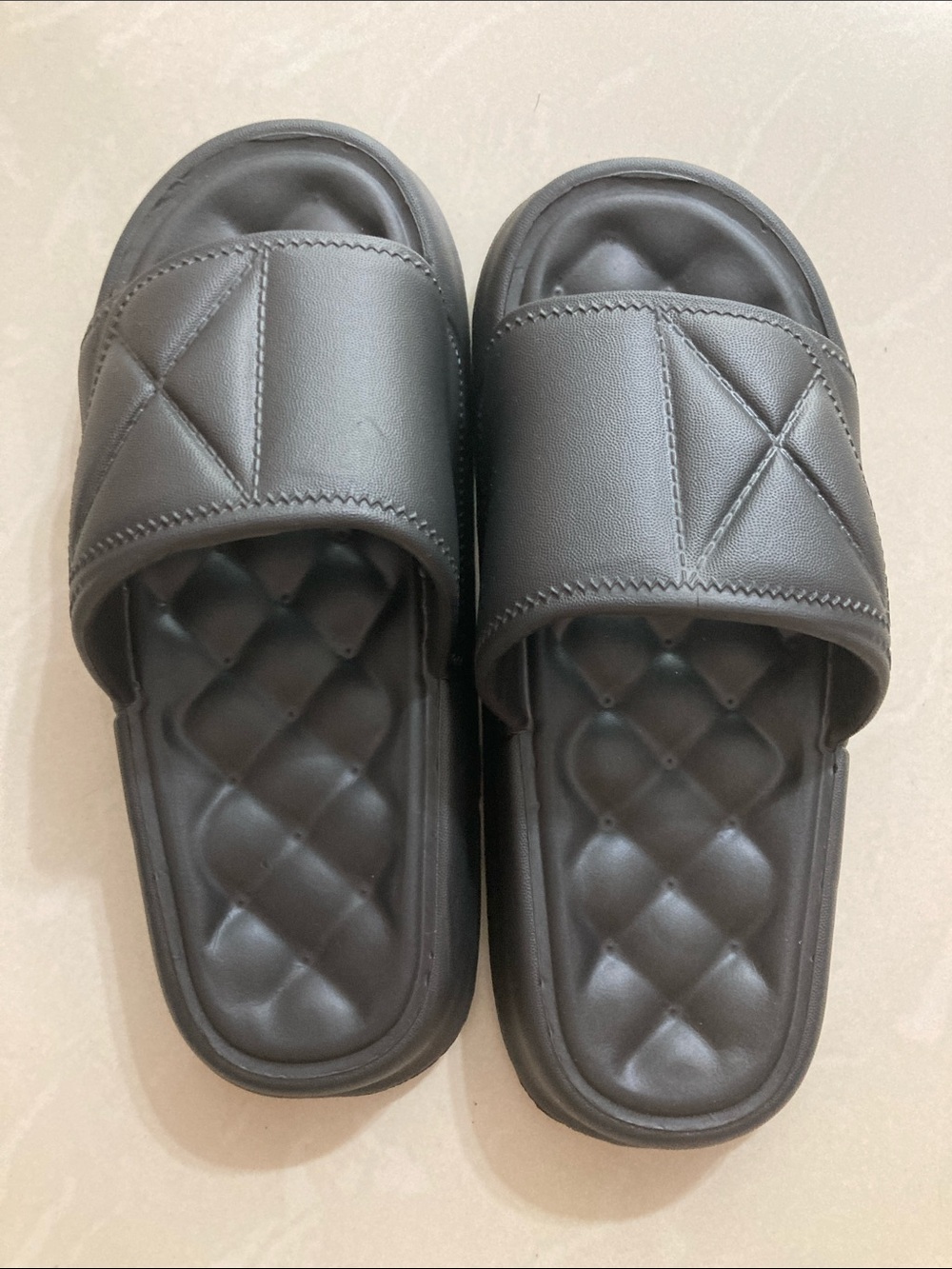 SHEIN Men's Quilted Slide Sandals - Black